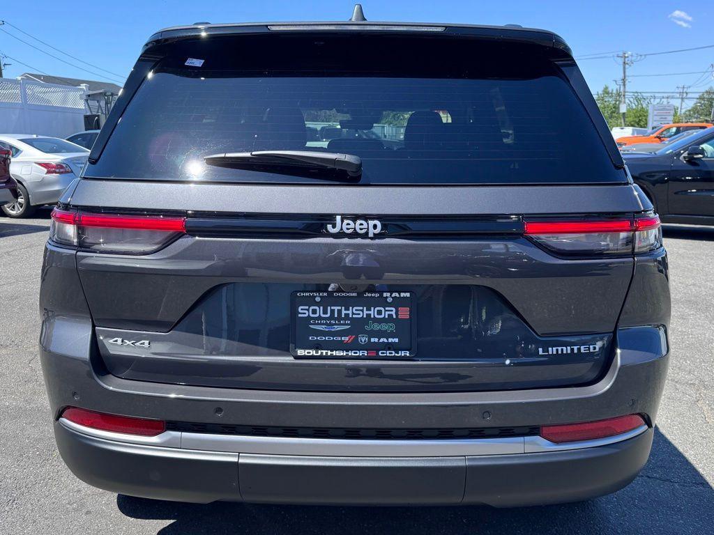 new 2026 Jeep Grand Cherokee car, priced at $41,687