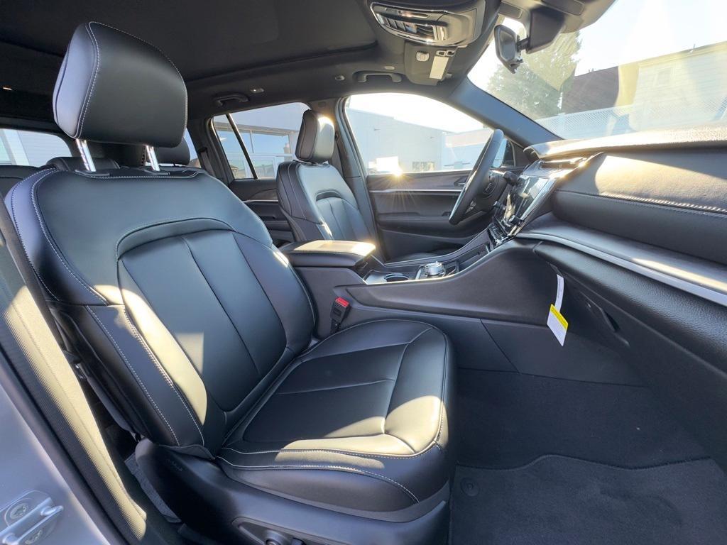 new 2026 Jeep Grand Cherokee car, priced at $46,605