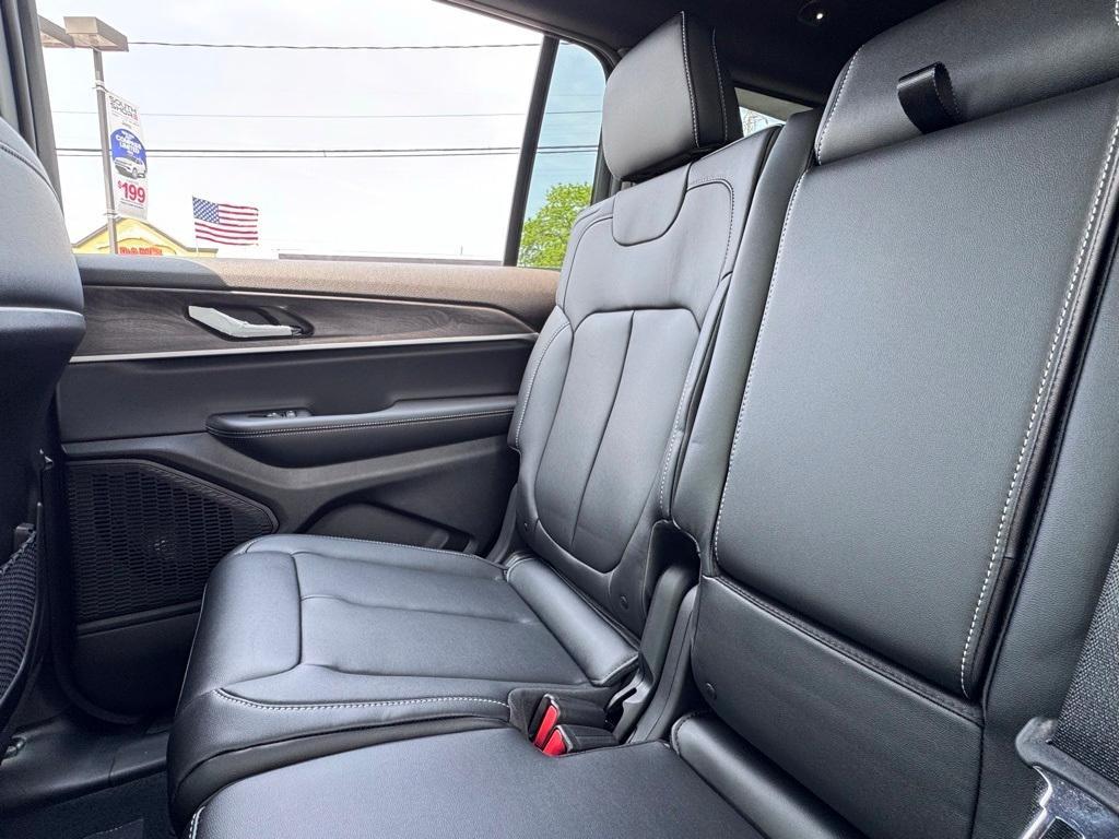 new 2025 Jeep Grand Cherokee car, priced at $49,890