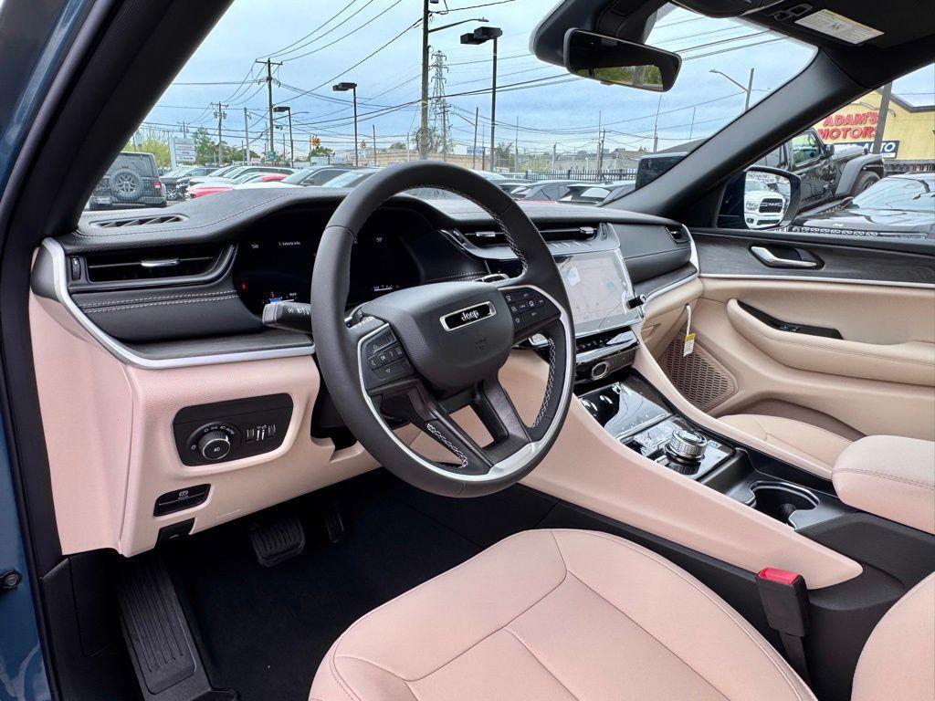 new 2026 Jeep Grand Cherokee car, priced at $43,567