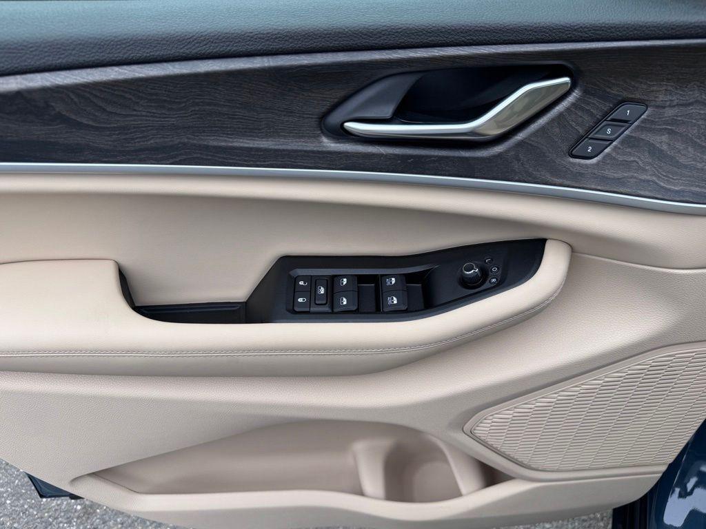 new 2026 Jeep Grand Cherokee car, priced at $43,567