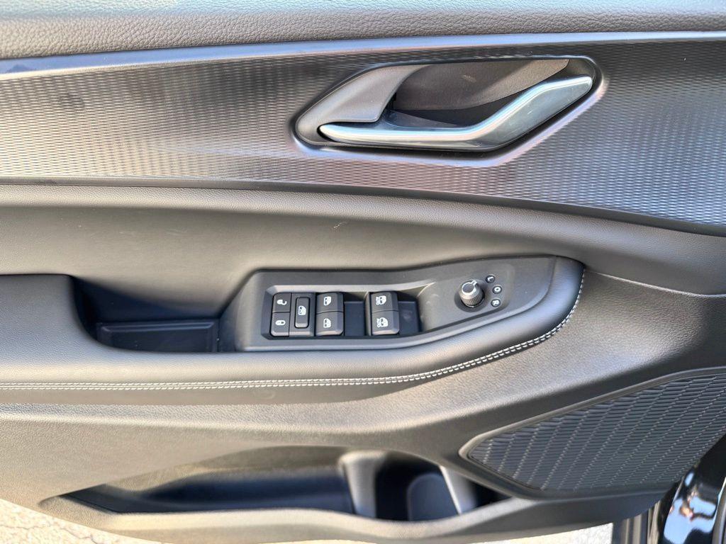used 2025 Jeep Grand Cherokee car, priced at $38,850