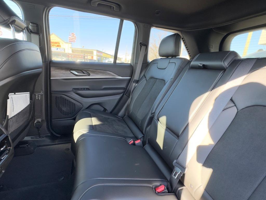 new 2026 Jeep Grand Cherokee car, priced at $45,825