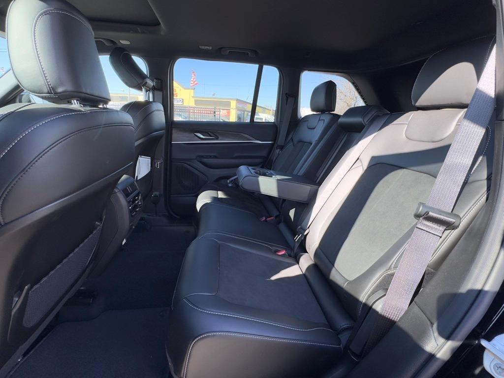 new 2026 Jeep Grand Cherokee car, priced at $45,825