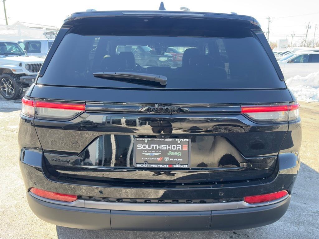 new 2026 Jeep Grand Cherokee car, priced at $45,825