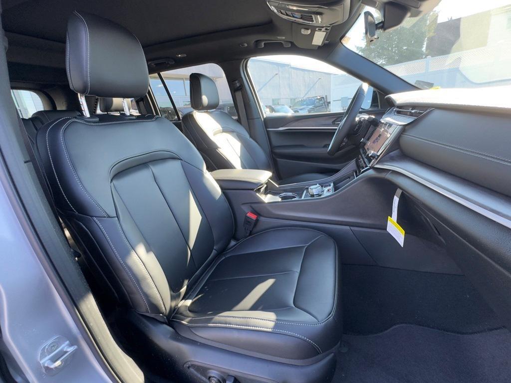 new 2026 Jeep Grand Cherokee car, priced at $47,757