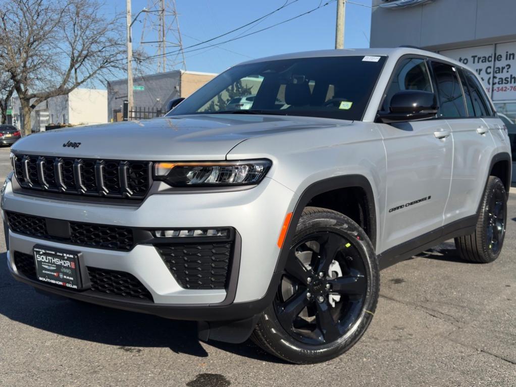 new 2026 Jeep Grand Cherokee car, priced at $47,757
