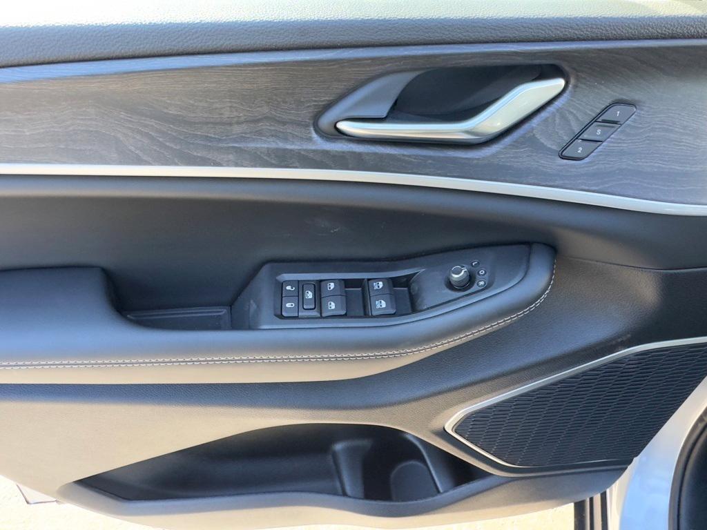 new 2026 Jeep Grand Cherokee car, priced at $47,757