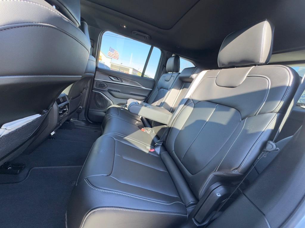 new 2026 Jeep Grand Cherokee car, priced at $47,757