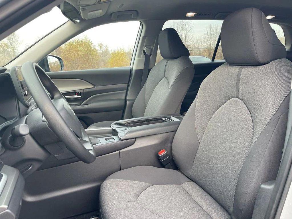 used 2025 Toyota Highlander car, priced at $41,789