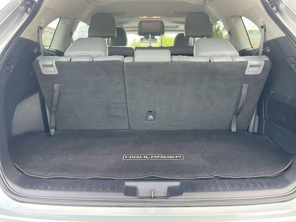 used 2022 Toyota Highlander car, priced at $32,989