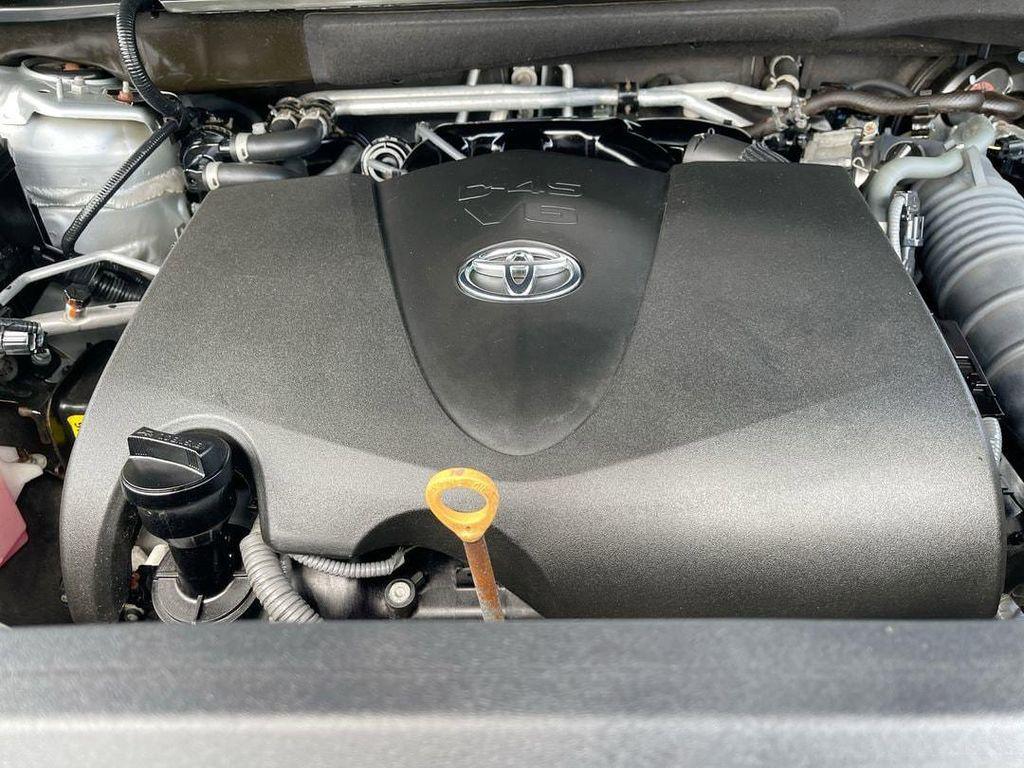 used 2022 Toyota Highlander car, priced at $32,989