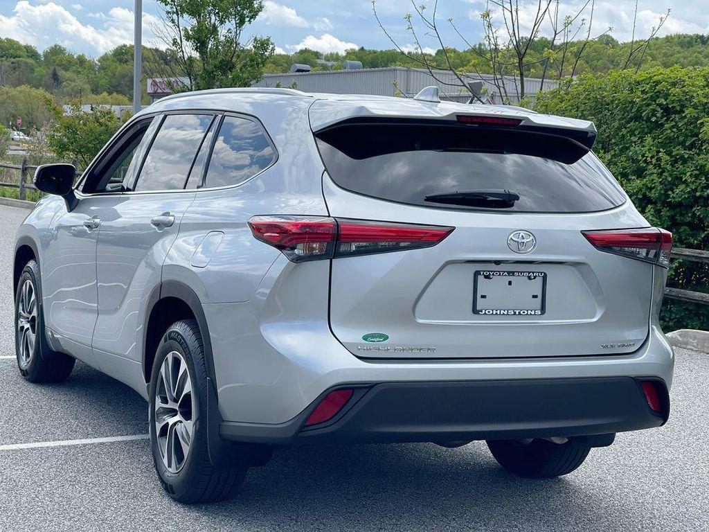 used 2022 Toyota Highlander car, priced at $32,989