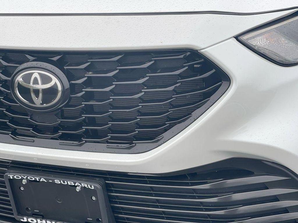 used 2023 Toyota Highlander car, priced at $35,995