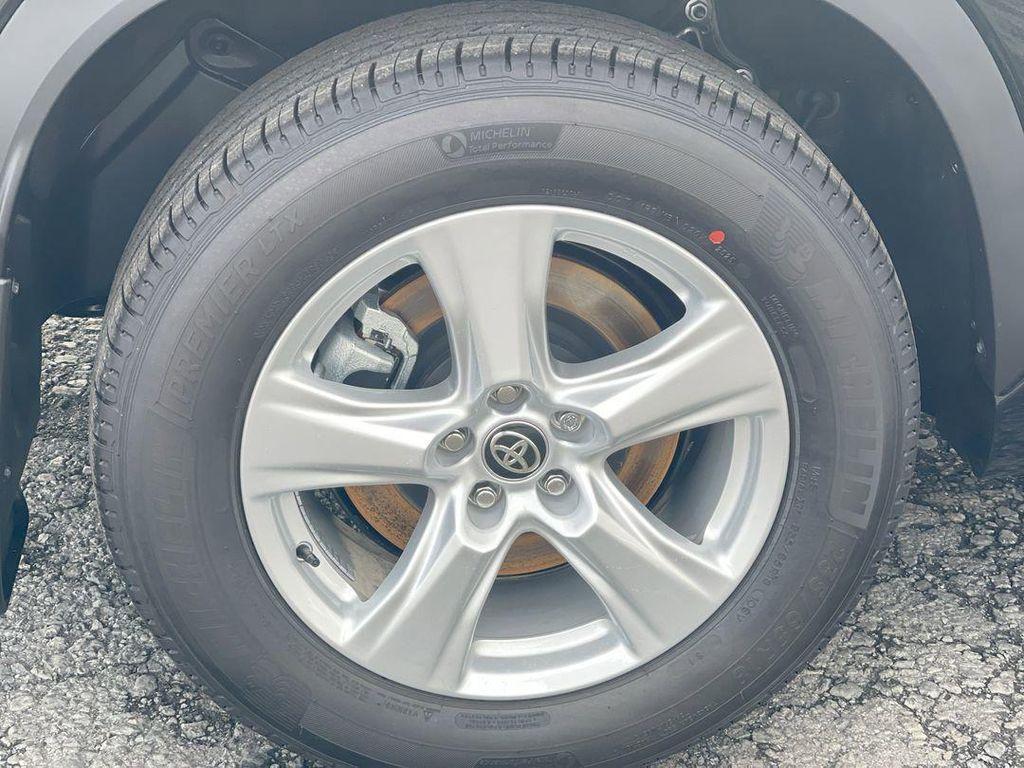 used 2025 Toyota Highlander car, priced at $44,043