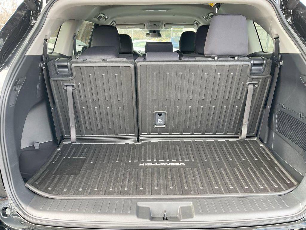 used 2025 Toyota Highlander car, priced at $44,043