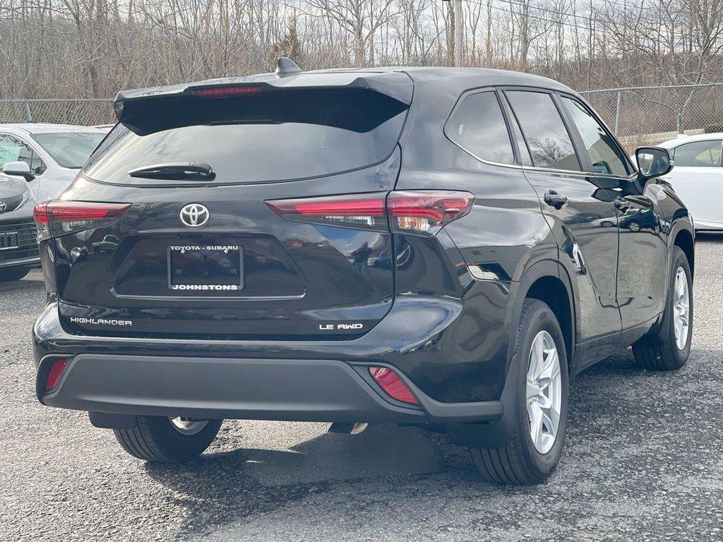 used 2025 Toyota Highlander car, priced at $44,043