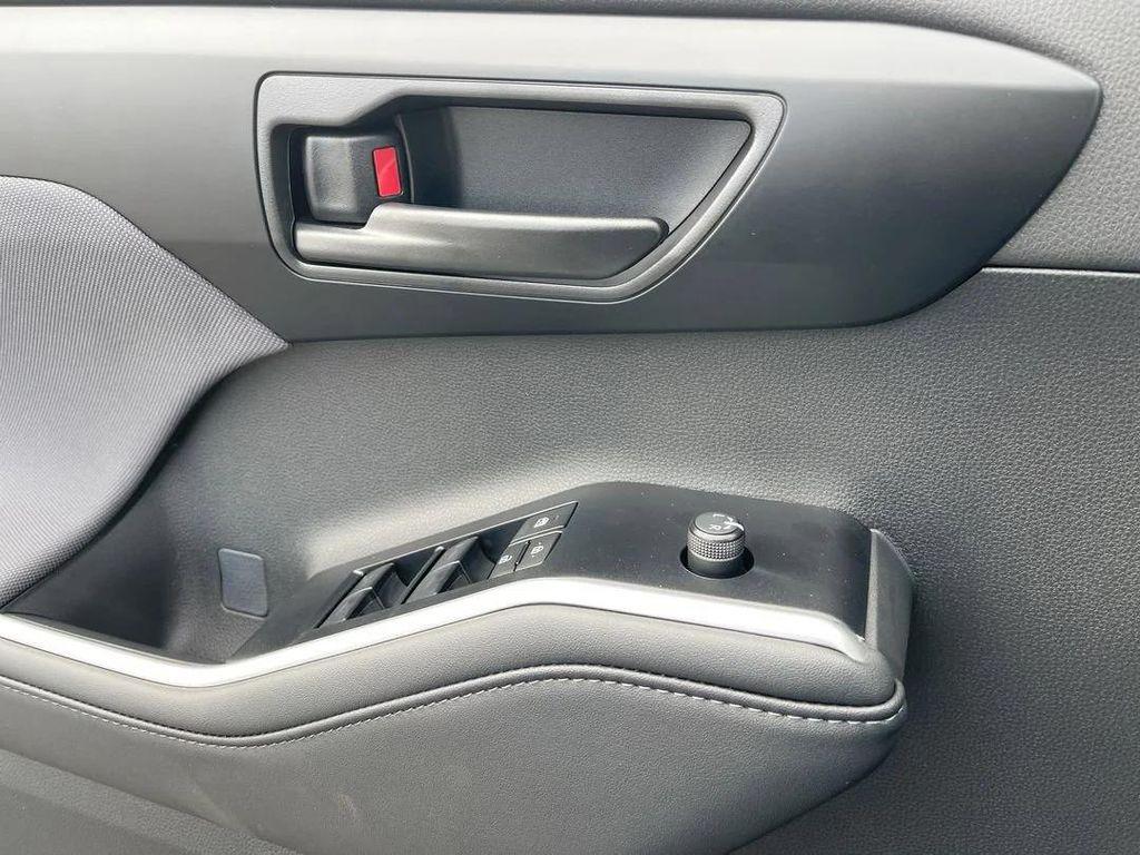 used 2025 Toyota Highlander car, priced at $44,043