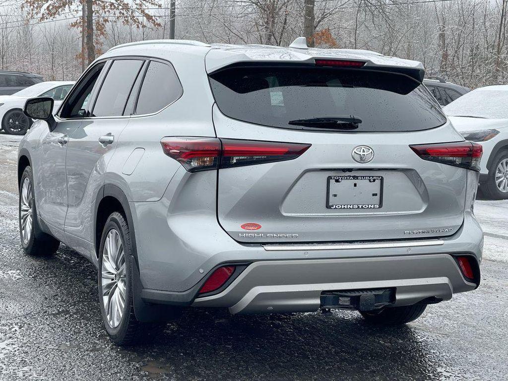 used 2024 Toyota Highlander car, priced at $41,989