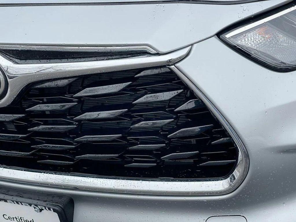 used 2024 Toyota Highlander car, priced at $41,989