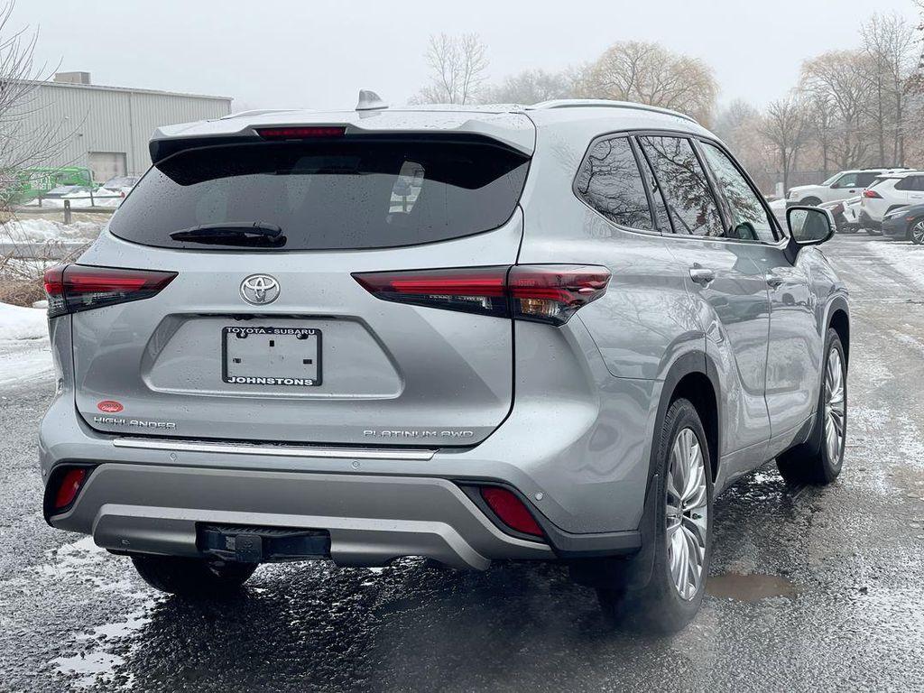 used 2024 Toyota Highlander car, priced at $41,989