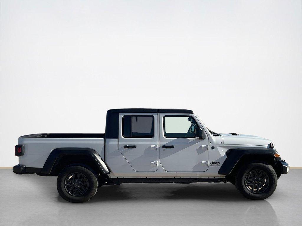 used 2025 Jeep Gladiator car, priced at $34,824