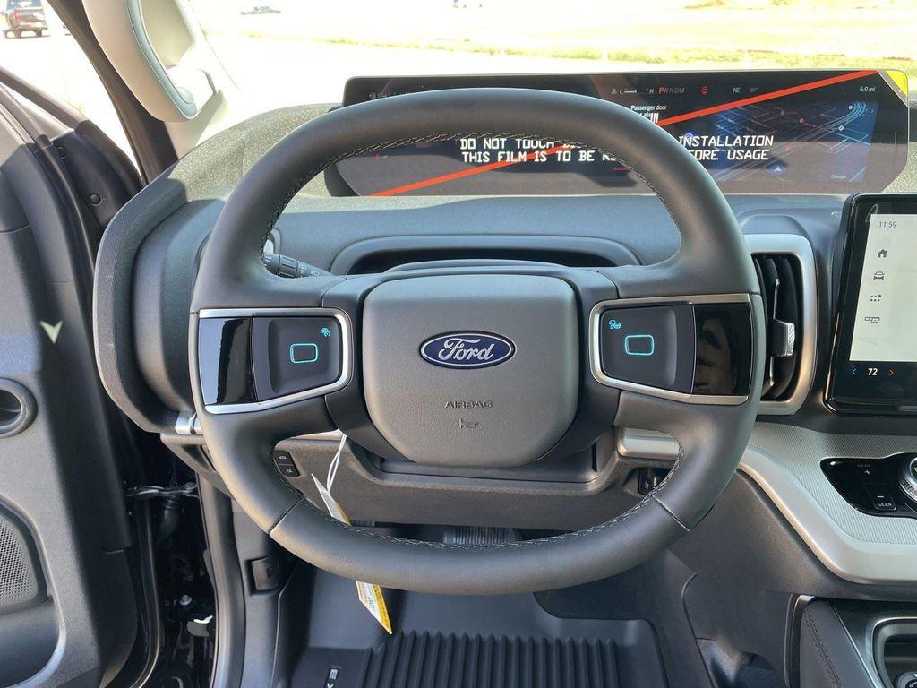 new 2025 Ford Expedition car, priced at $60,989