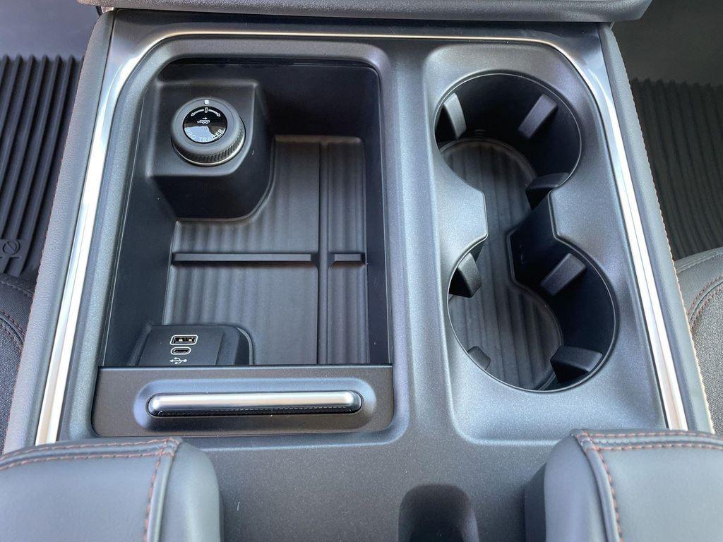 new 2025 Ford Expedition car, priced at $60,989