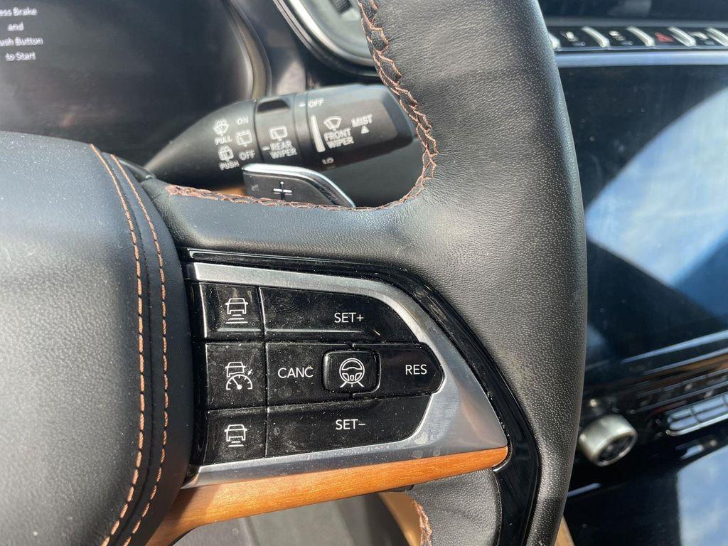 used 2025 Jeep Grand Cherokee car, priced at $49,682