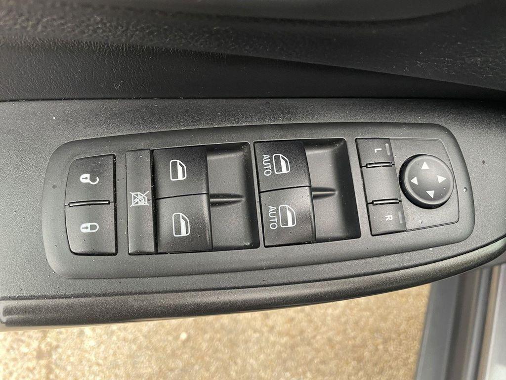 used 2020 Jeep Cherokee car, priced at $19,995