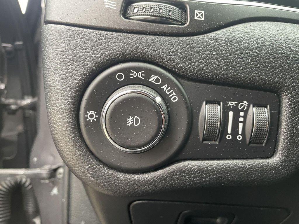 used 2020 Jeep Cherokee car, priced at $19,995