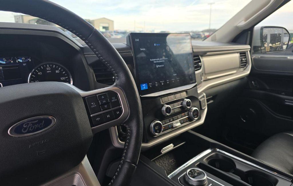 used 2024 Ford Expedition car, priced at $43,995
