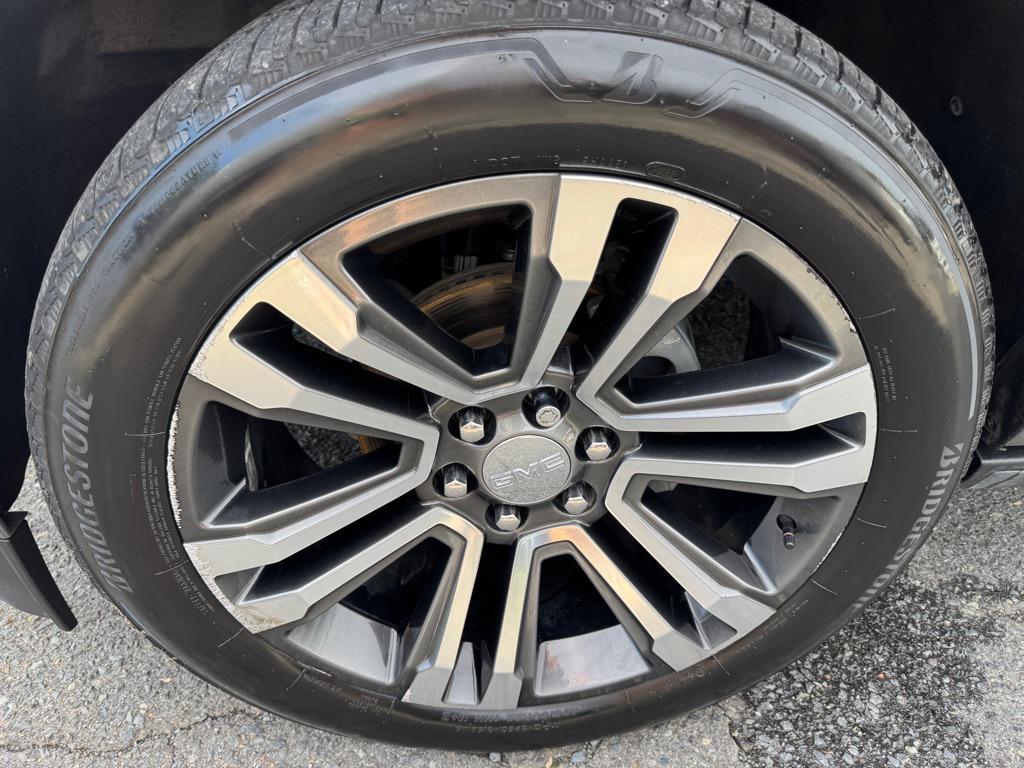 used 2018 GMC Yukon car, priced at $29,800