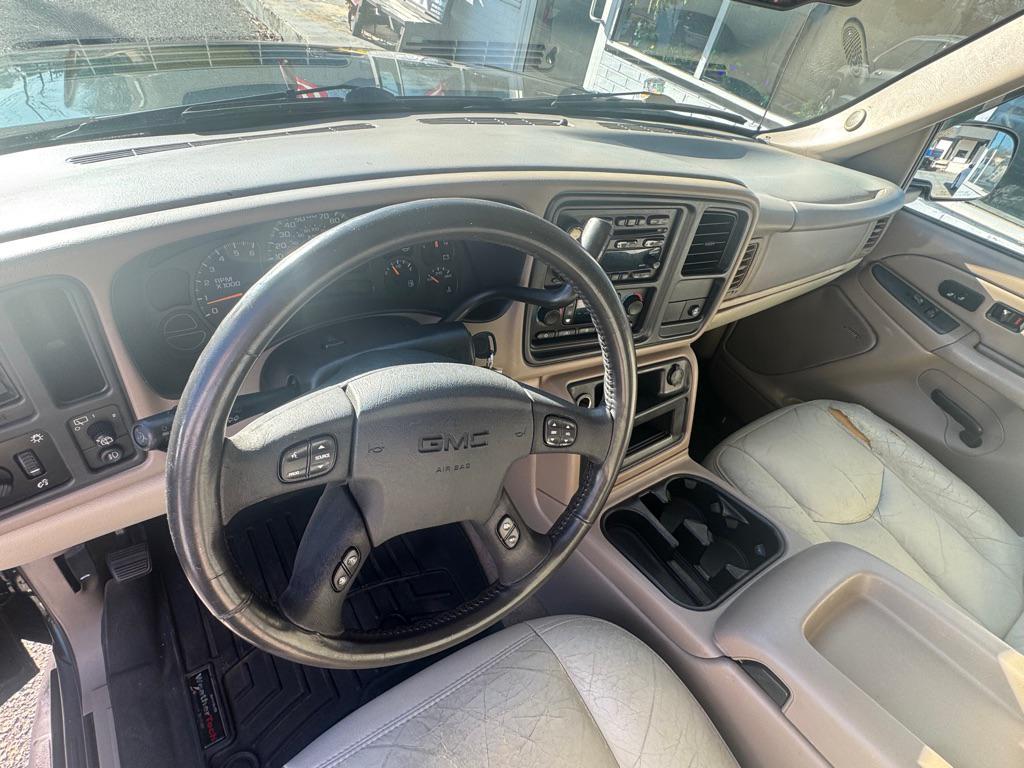 used 2004 GMC Yukon XL car, priced at $8,995