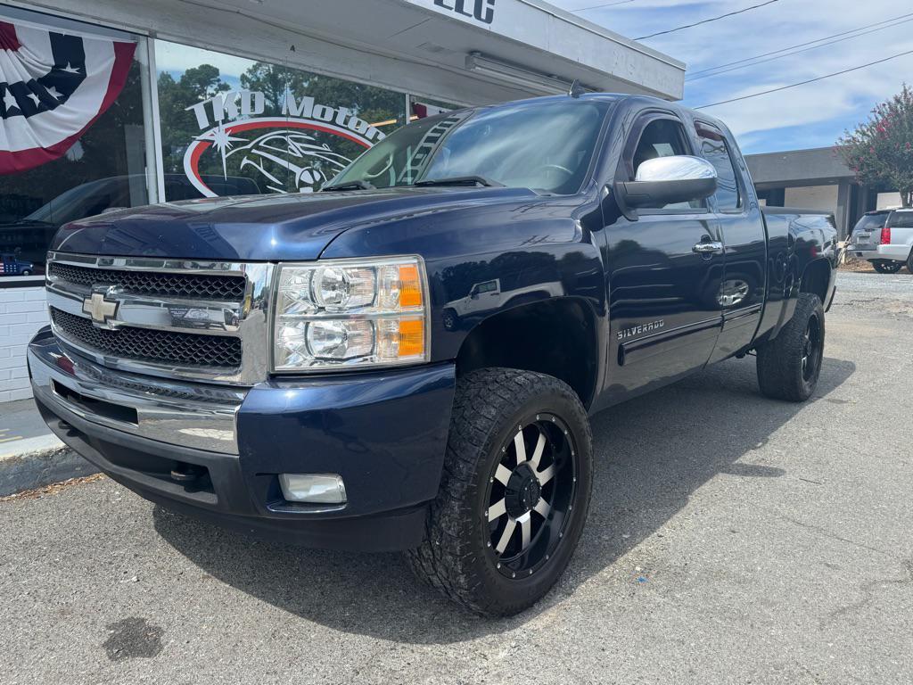 used 2009 Chevrolet Silverado 1500 car, priced at $14,995