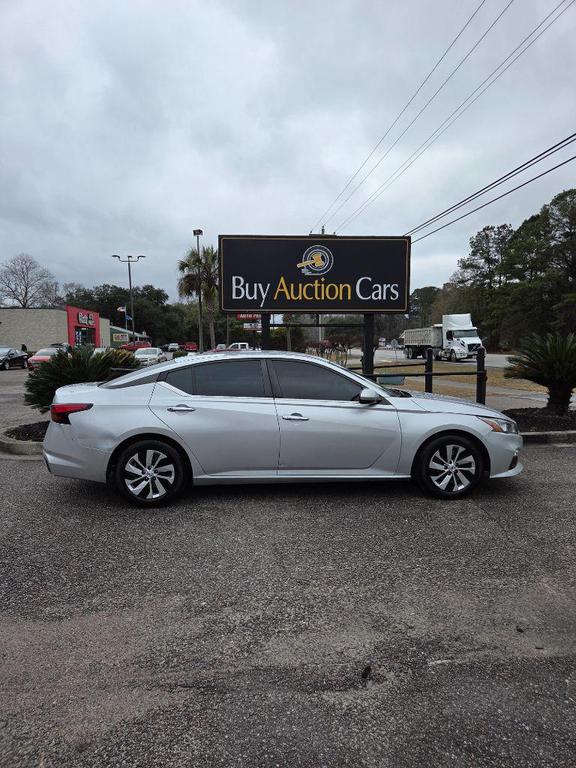 used 2019 Nissan Altima car, priced at $5,300