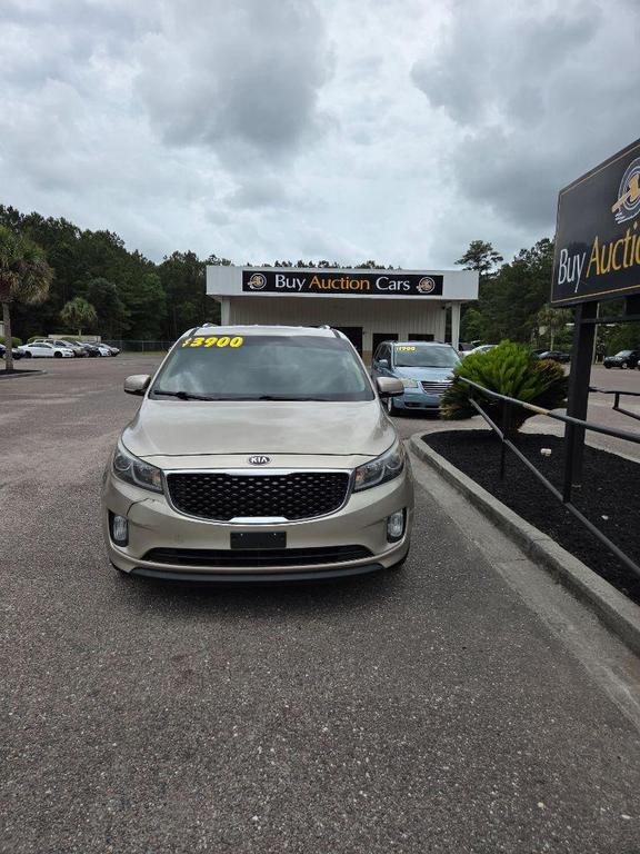 used 2015 Kia Sedona car, priced at $3,900