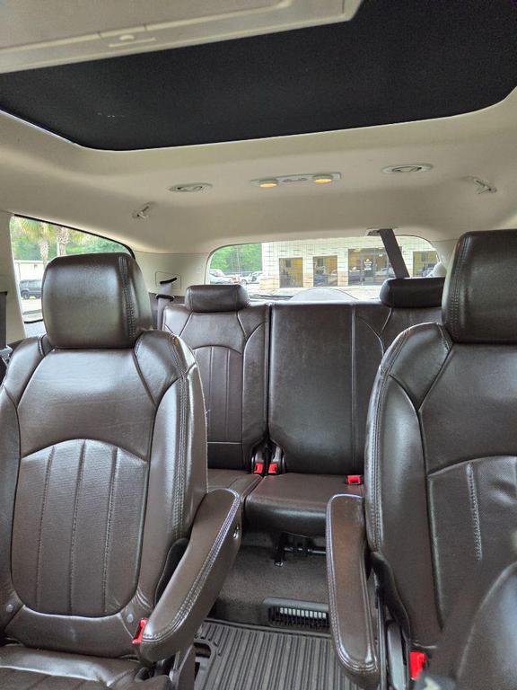 used 2014 Buick Enclave car, priced at $5,500