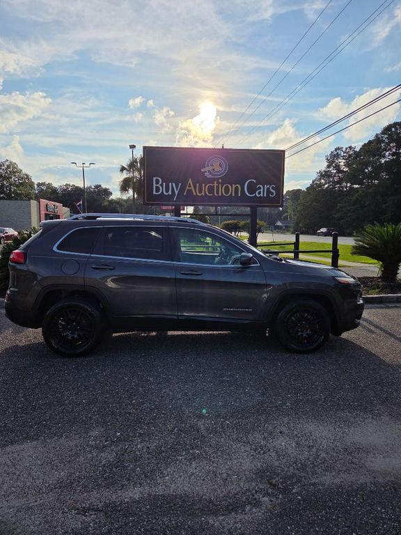 used 2016 Jeep Cherokee car, priced at $4,100