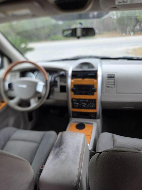 used 2007 Chrysler Aspen car, priced at $1,900