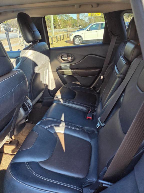 used 2015 Jeep Cherokee car, priced at $4,200