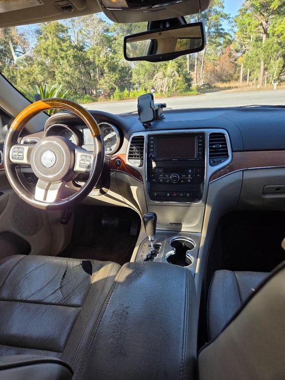 used 2013 Jeep Grand Cherokee car, priced at $3,900