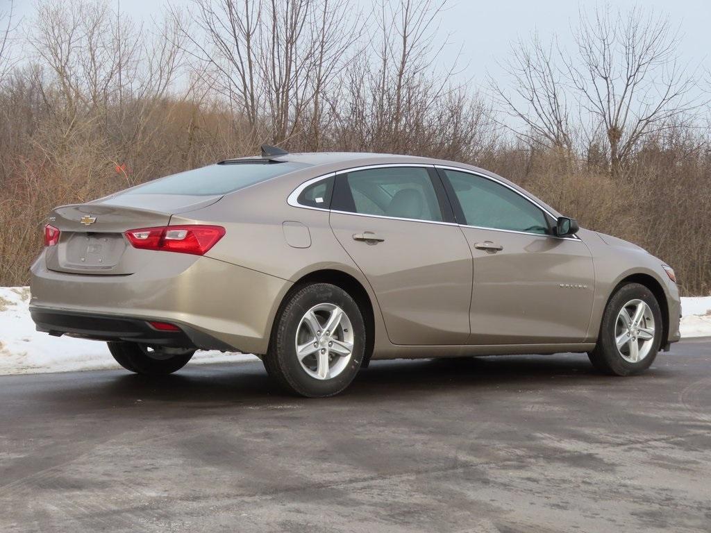 new 2025 Chevrolet Malibu car, priced at $25,651