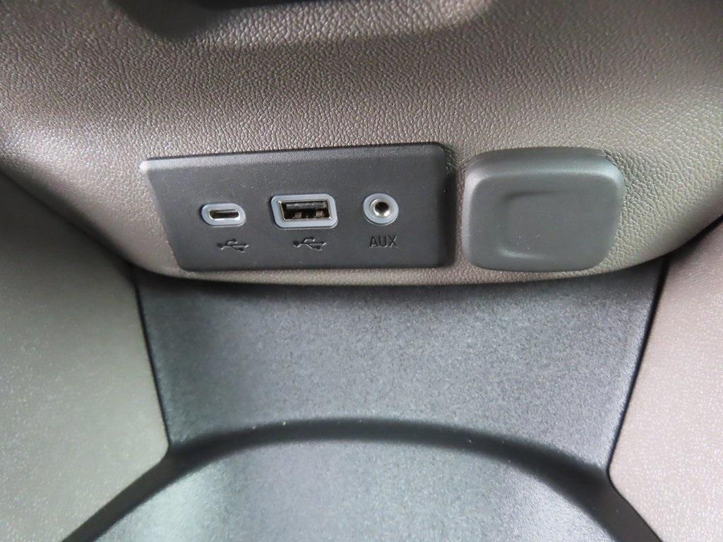 new 2025 Chevrolet Malibu car, priced at $25,651