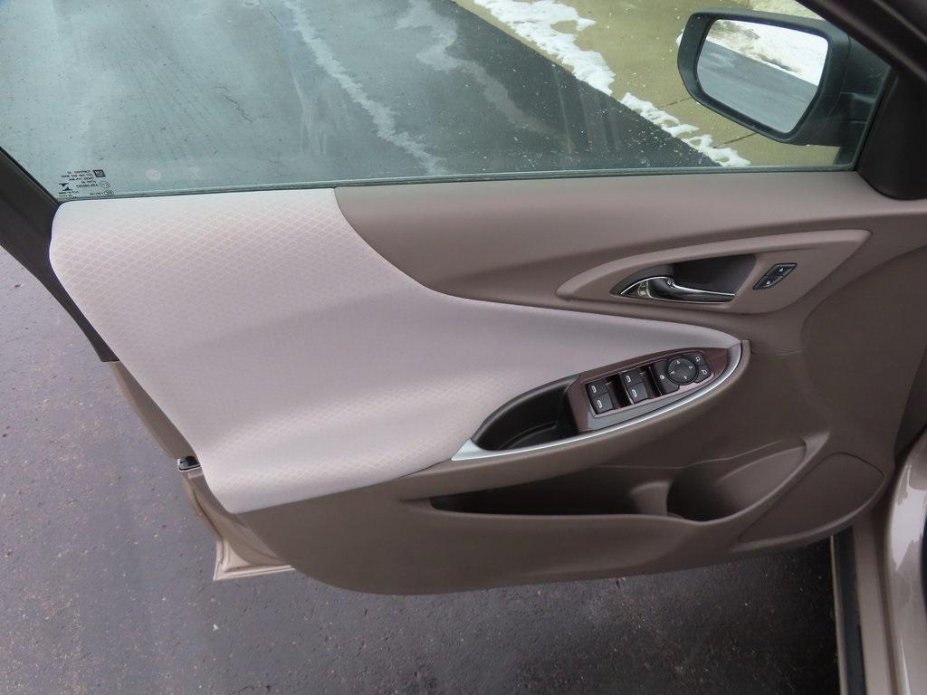 new 2025 Chevrolet Malibu car, priced at $25,651