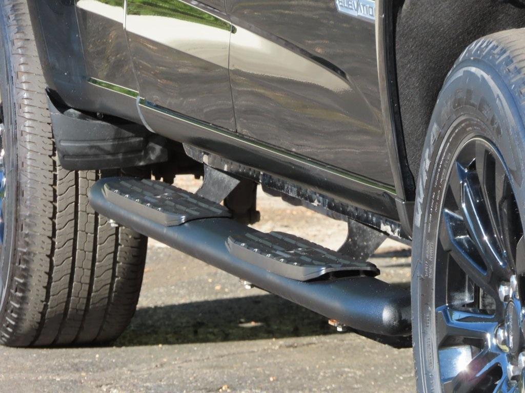 used 2022 GMC Canyon car, priced at $28,899