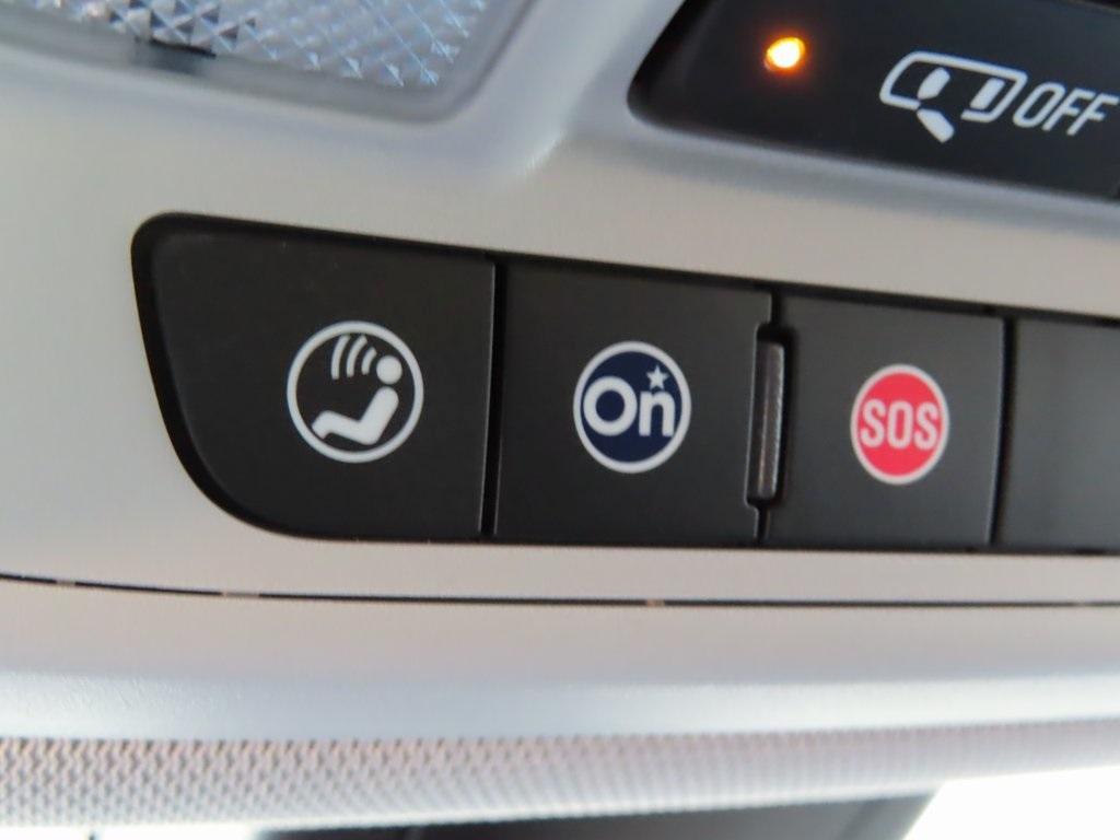 used 2021 Chevrolet Traverse car, priced at $28,877