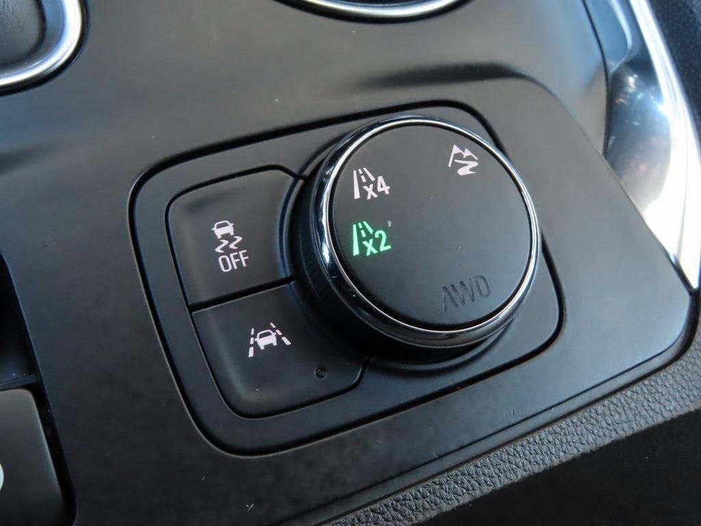 used 2021 Chevrolet Traverse car, priced at $28,877