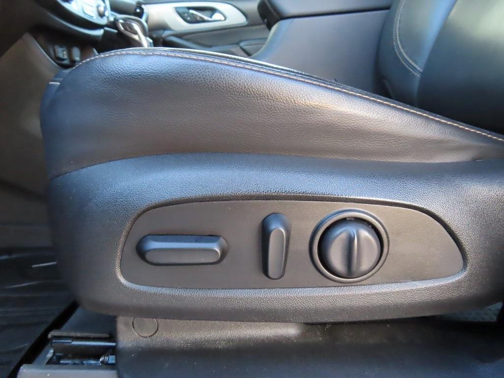 used 2021 Chevrolet Traverse car, priced at $28,877