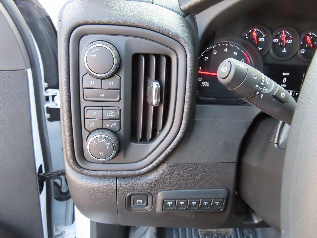 new 2025 Chevrolet Silverado 3500 car, priced at $72,400